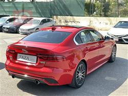 جاكوار XE